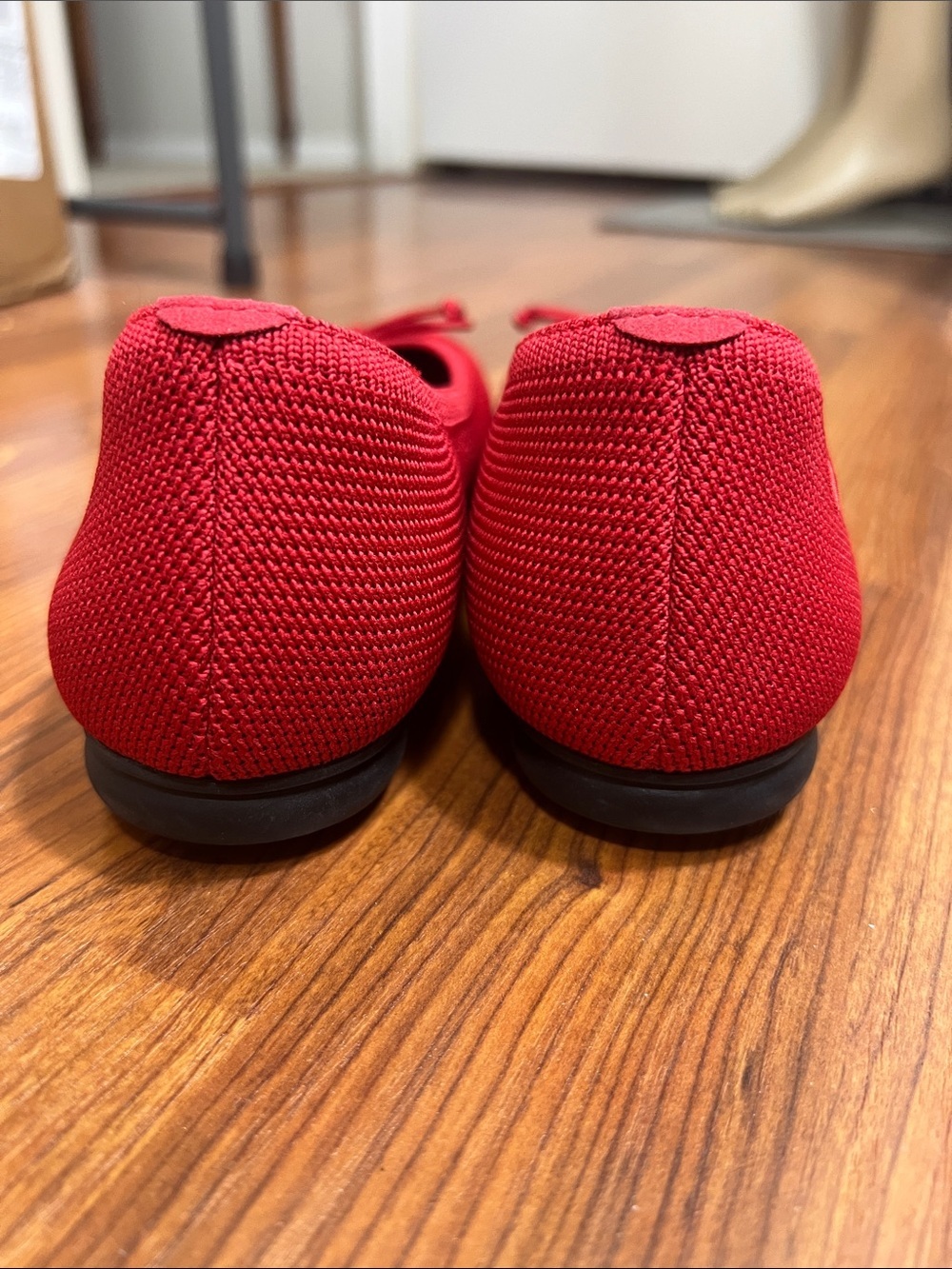 Vivaia Sz 38.5/US 7.5 Ballet Flats Knit Red Bow Accent EUC - Picture 8 of 10
